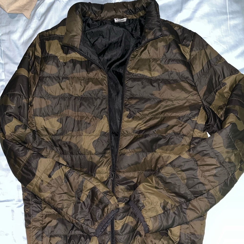 Women’s Lightweight Camo Puffer Jacket